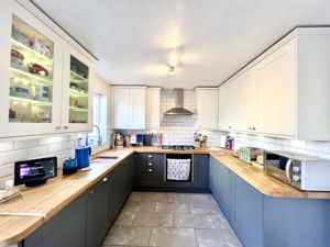 Kitchen- click for photo gallery